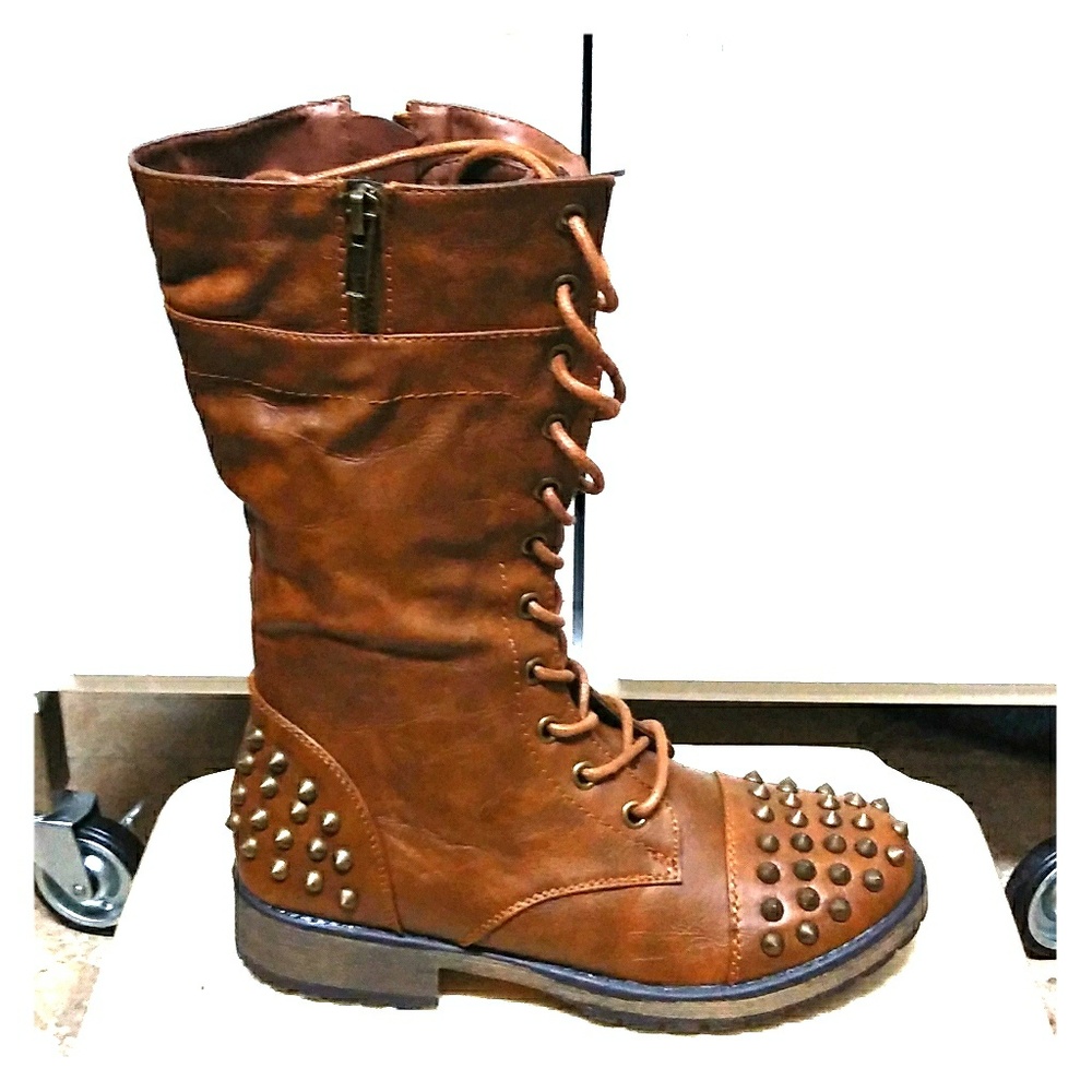 New Women's STYLISH LACE-UP STUDDED COMBAT BOOT